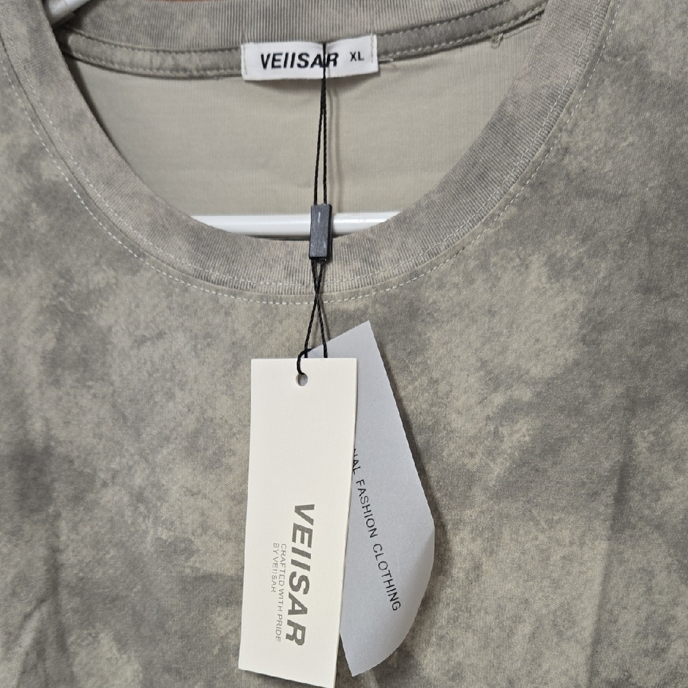 NWT Versace Men's Short Sleeve Tee in Marble Gray - Picture 3 of 4